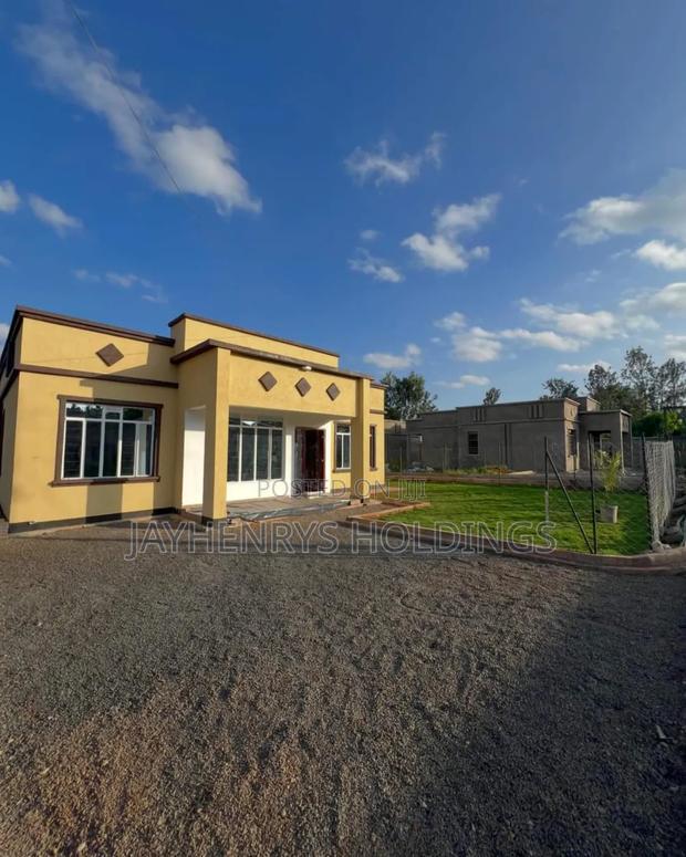 3bdrm Bungalow in Kimunyu, Kenyatta Rd for sale