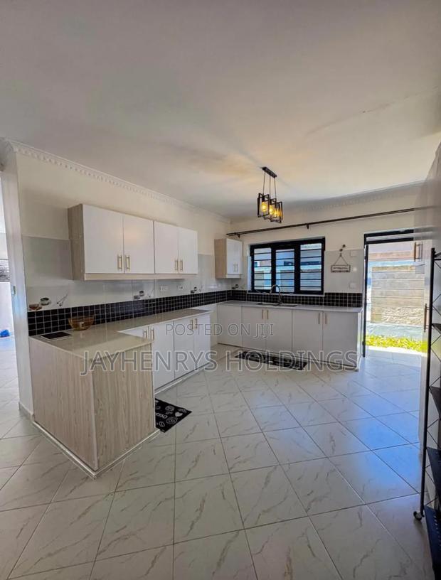 4bdrm Bungalow in Kwa Kairu for sale