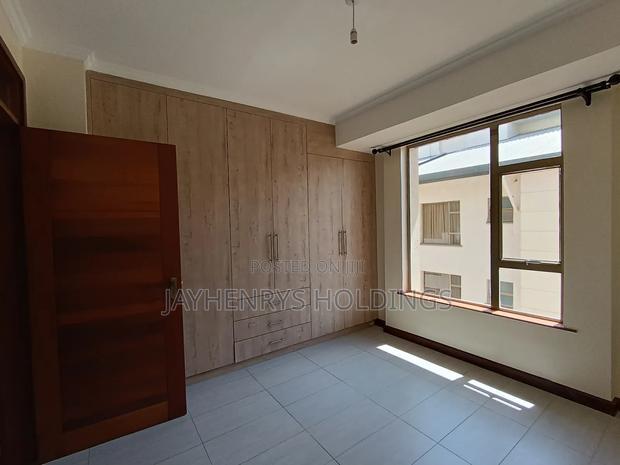 3bdrm Apartment in Roysambu for sale