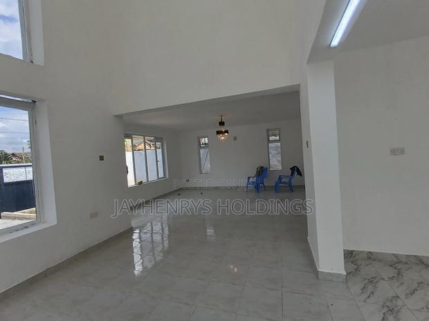 3bdrm Bungalow in Membley Estate for sale