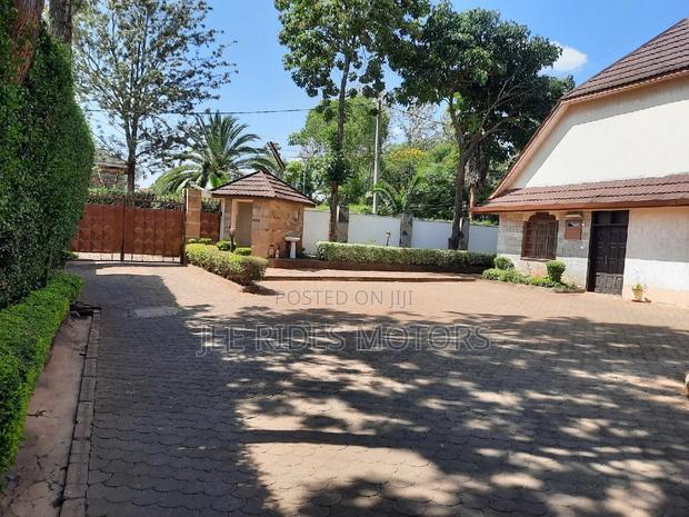 Furnished 8bdrm House in New Muthaiga, Nairobi Central for Sale