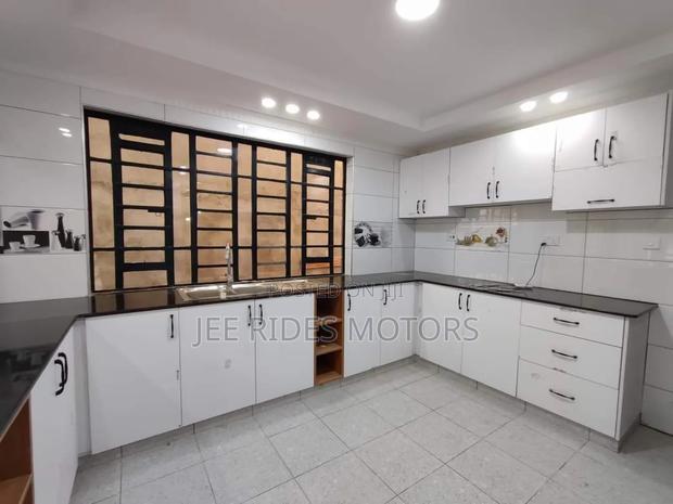 4bdrm Townhouse/Terrace in Membley, Nairobi Central for sale