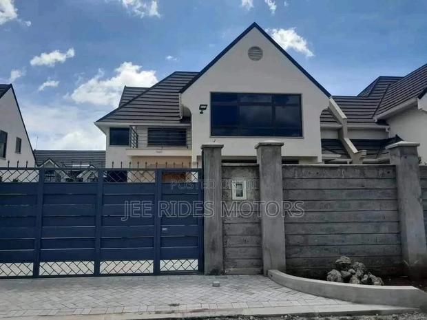 Furnished 5bdrm Maisonette in Gateway Mall, Nairobi Central for sale