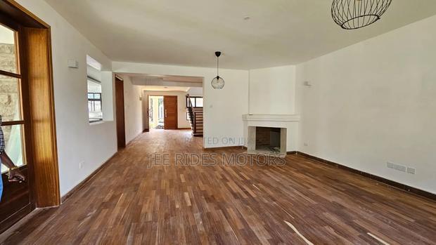 4bdrm Maisonette in Karen, Nairobi Central for sale