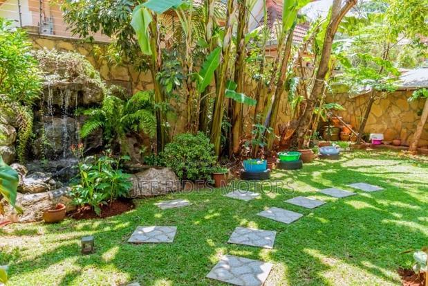 Furnished 6bdrm Mansion in Lavington, Nairobi Central for sale