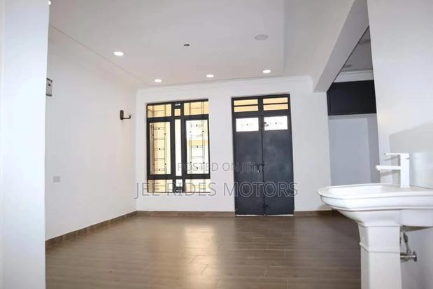 5bdrm Maisonette in Flama Properties, Nairobi Central for sale