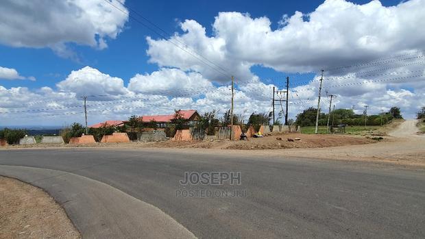 Corner Baridi Kiserian Spacious Restaurant for Sale