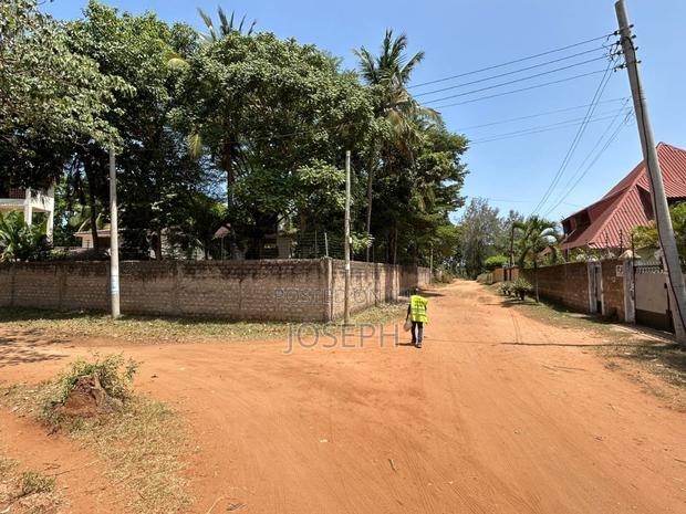 3acres Next Ukunda Airport To