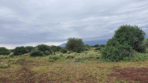 Kimana 60acres Near Sopa Lodge Amboseli