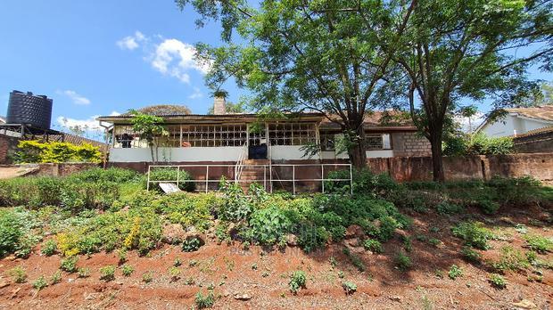 3bdrm Bungalow in Bendor Estate for Sale