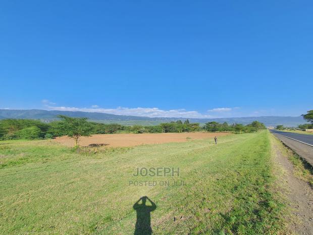 Mai Mahiu- Naivasha Highway 5 Acres Touching Tarmac