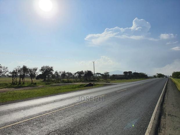 Mai Mahiu- Naivasha Highway 5 Acres Touching Tarmac