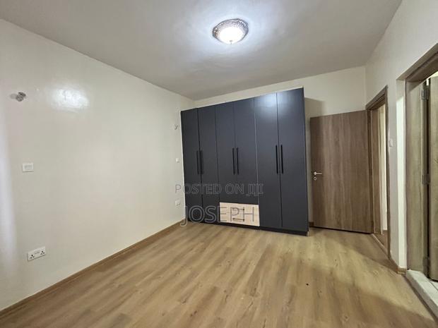 5bdrm Apartment in 3Rd Parklands for sale
