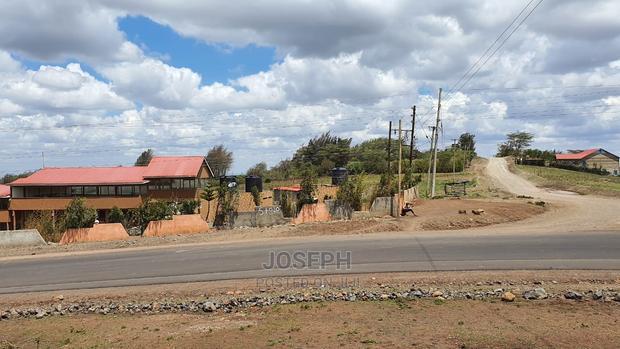 Corner Baridi Kiserian Spacious Restaurant for Sale