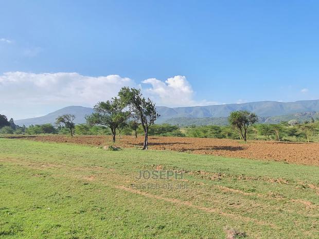 Mai Mahiu- Naivasha Highway 5 Acres Touching Tarmac