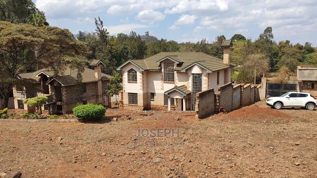 4bdrm Villa in Maporomoko, Riverside Estate for Sale