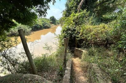 Makutano 4.5acres Fronting River Sagana