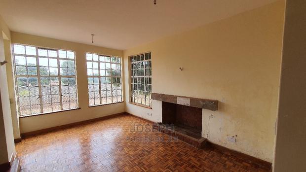 4bdrm Villa in Maporomoko, Riverside Estate for Sale