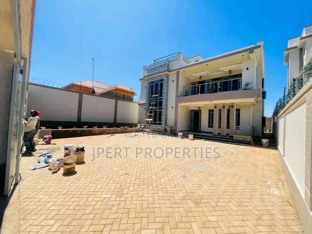 4bdrm Maisonette in Mugutha, Ruiru for sale
