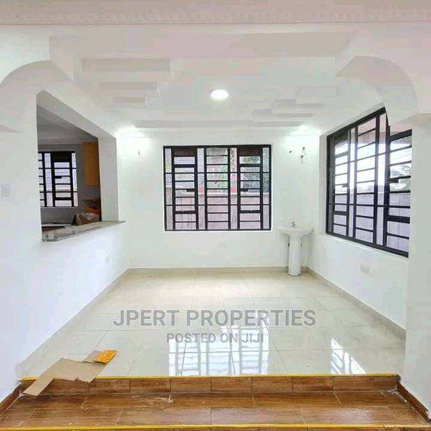 4bdrm Maisonette in Membley for Sale