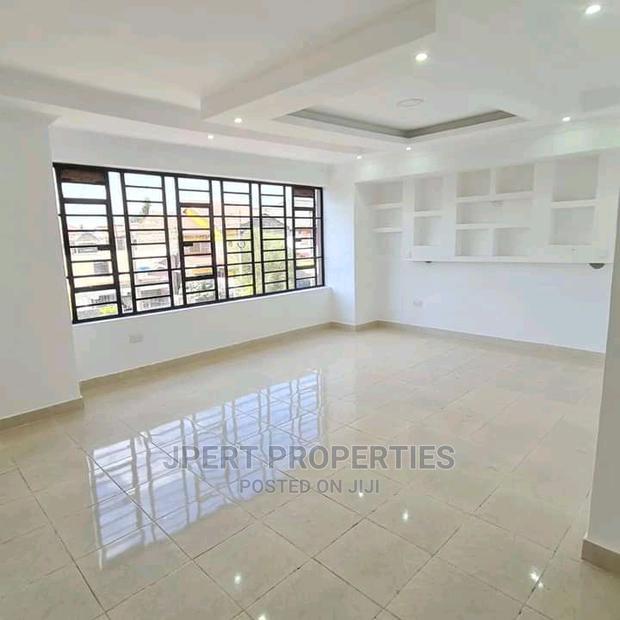 4bdrm Maisonette in Membley for Sale
