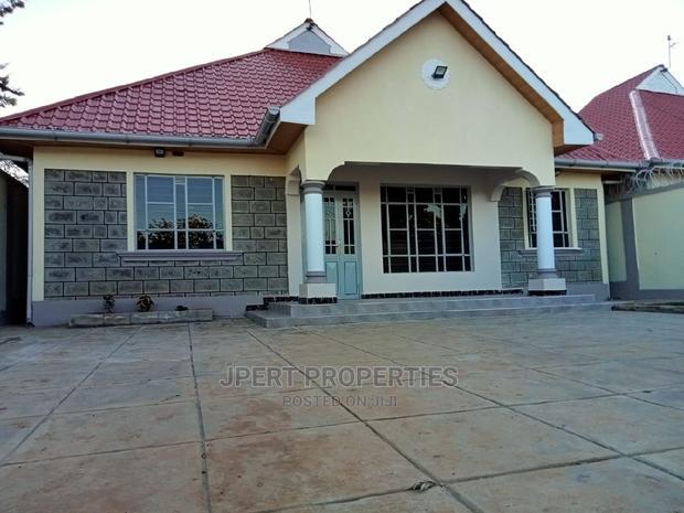 3bdrm Bungalow in Jubilee Drive, Kimbo for sale
