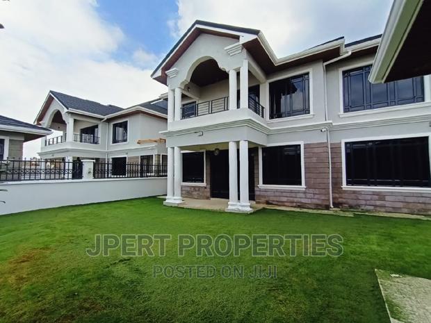 4bdrm Townhouse / Terrace in Paradise Road, Runda for rent