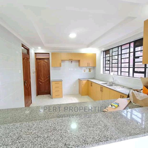 4bdrm Maisonette in Membley for Sale