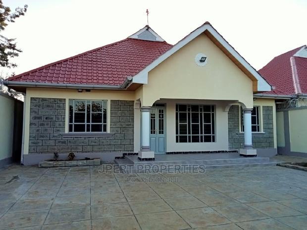 3bdrm Bungalow in Jubilee Drive, Kimbo for sale