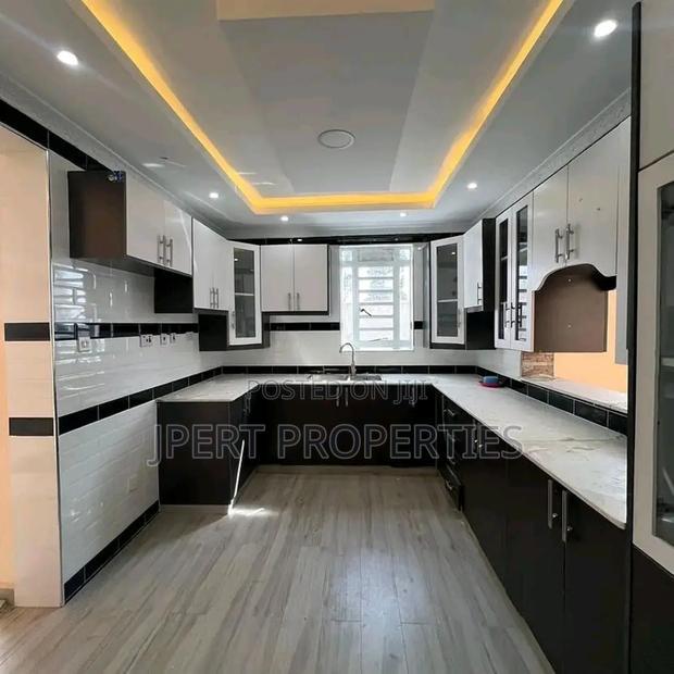 4bdrm Maisonette in Kibiku for sale