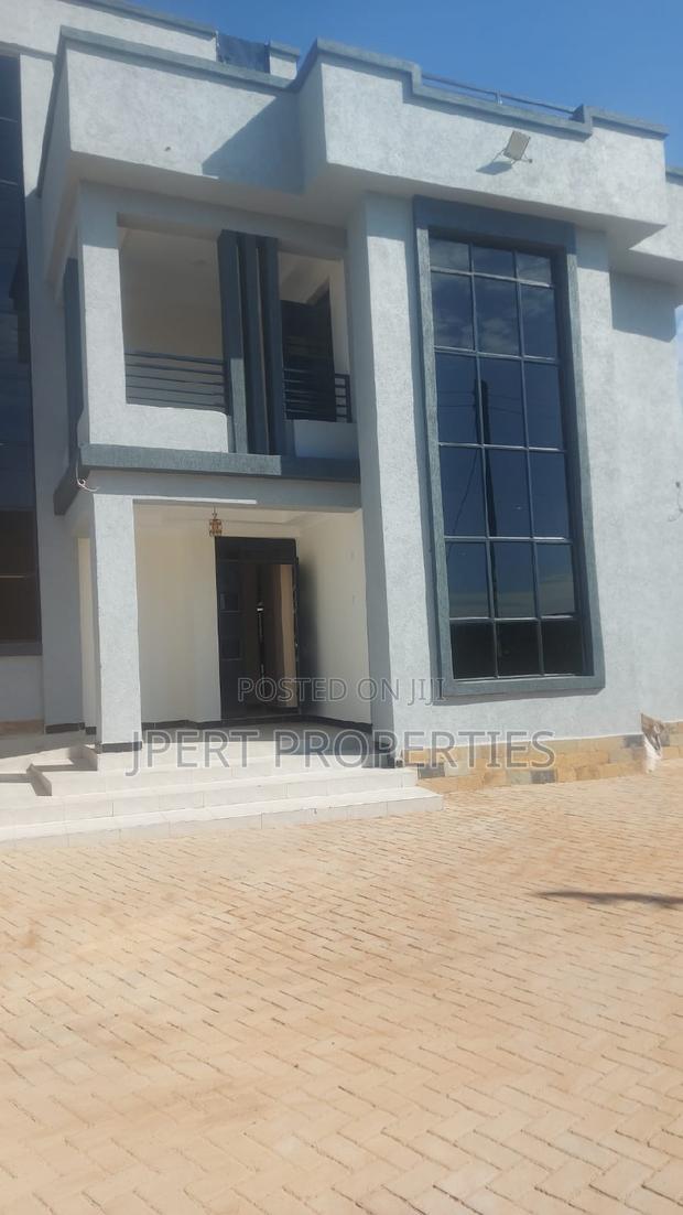 5bdrm Townhouse/Terrace in Kenyatta Road for sale