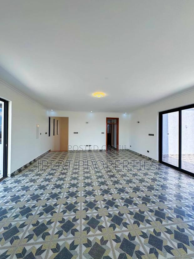 5bdrm Mansion in Tatu City, Ruiru for sale