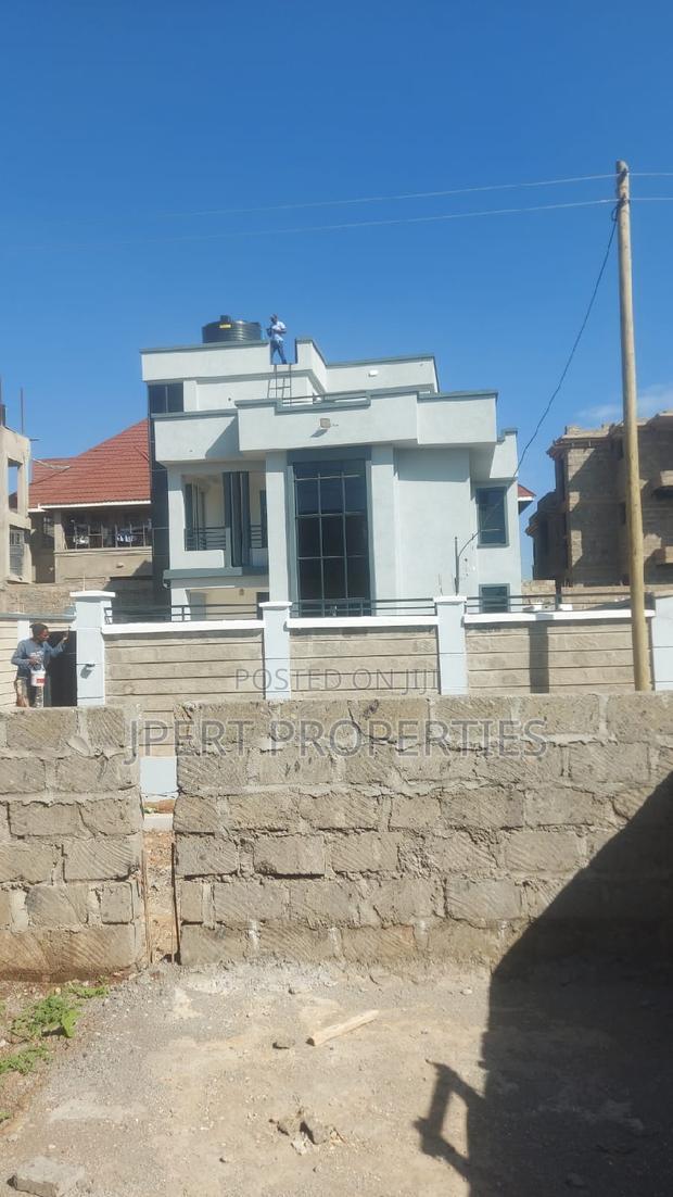 5bdrm Townhouse/Terrace in Kenyatta Road for sale
