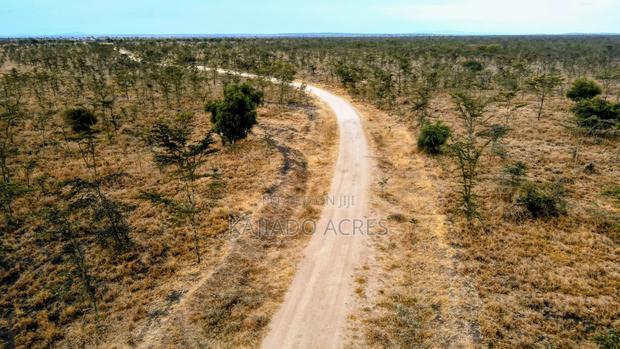 10 Acres Touching Imaroro Konza Road at 850,000ksh Per Acre