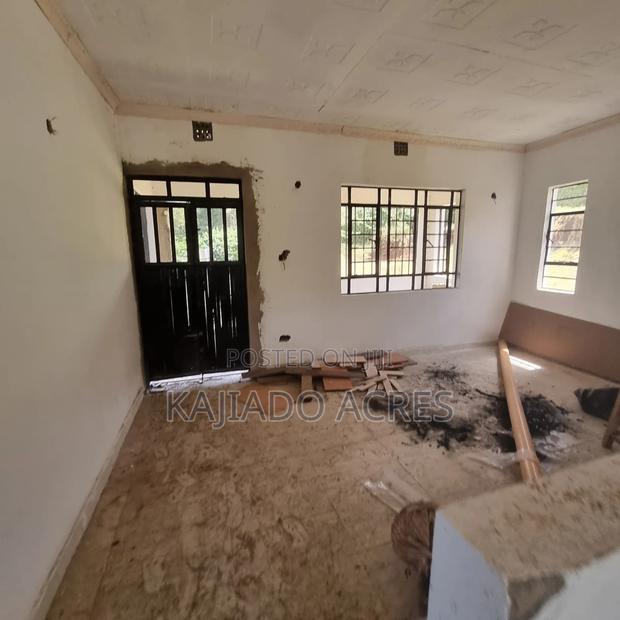 3bdrm Bungalow in 46, Oloolua for sale