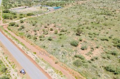 Prime 1 Acre Ewuaso Kedong Town Touching Tarmac