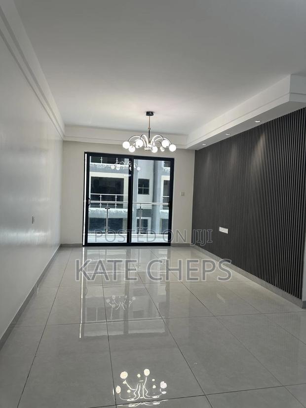 2bdrm Apartment in Gateway Mall Area for sale