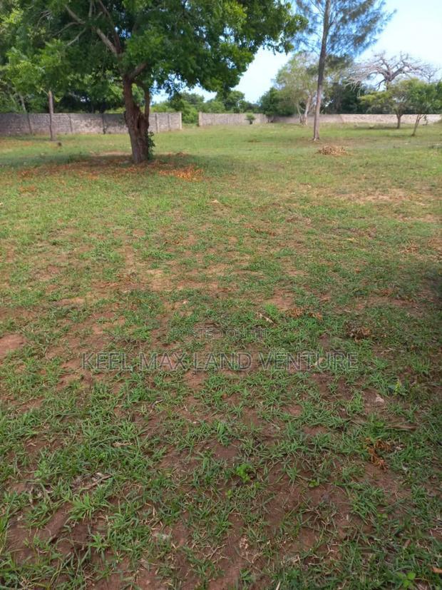Diani Airport 1/4 Acre Plots