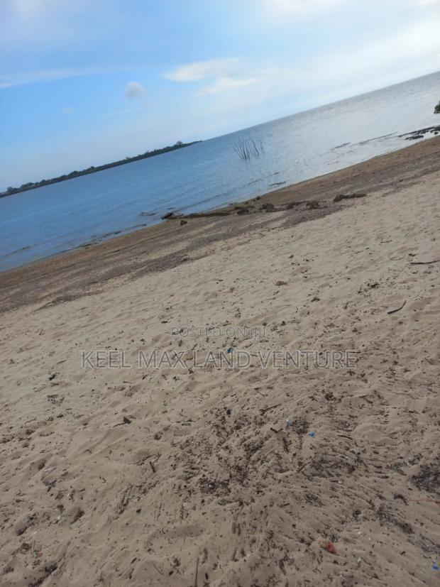 Shimoni 0.13ha 0.2 Beach Front Plots for Sale