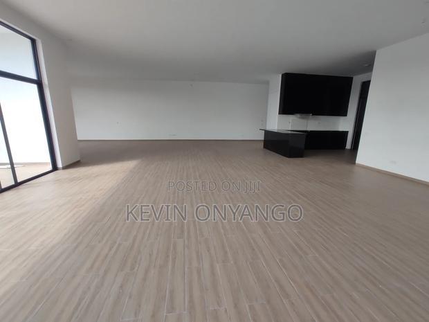 3bdrm Penthouse in Lavington for sale