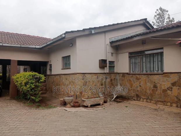 3bdrm Bungalow in Karen for rent