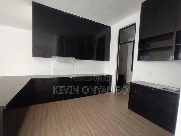 3bdrm Penthouse in Lavington for sale