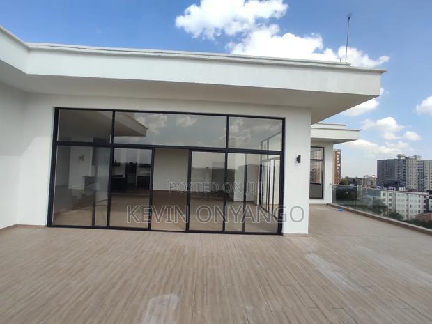 3bdrm Penthouse in Lavington for sale