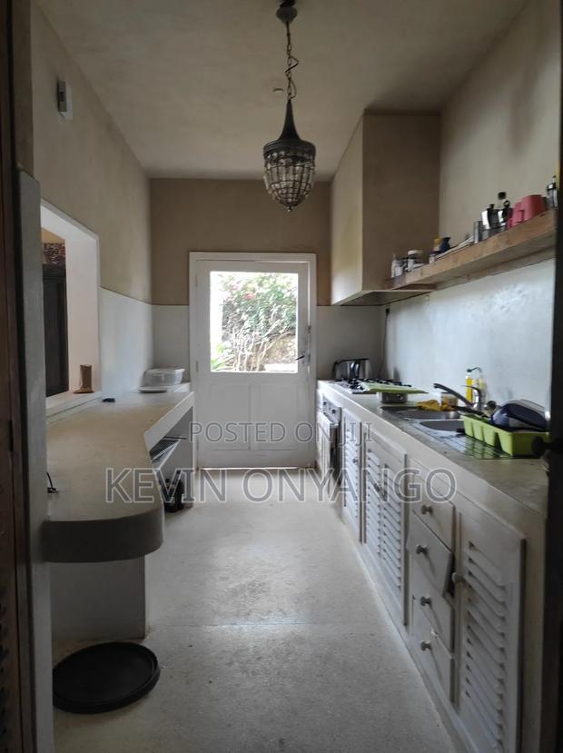 Furnished 6bdrm Villa in Watamu for sale