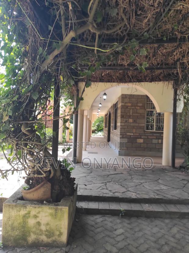 A 6 Bedroom House on 1acre Land