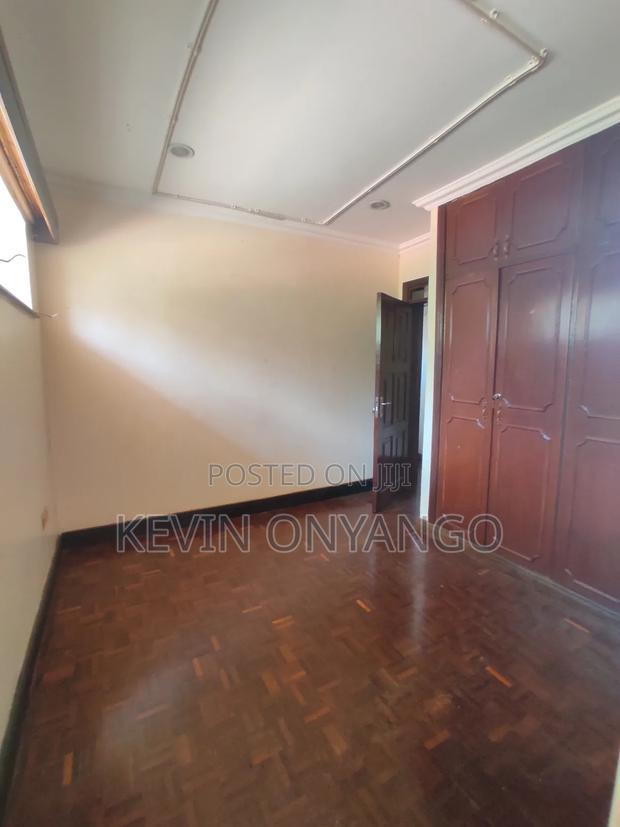 A 6 Bedroom House on 1acre Land