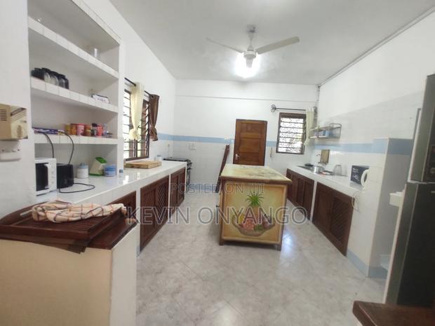Furnished 6bdrm Villa in Watamu for sale