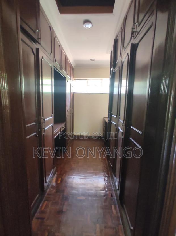 A 6 Bedroom House on 1acre Land