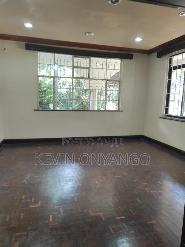 A 6 Bedroom House on 1acre Land
