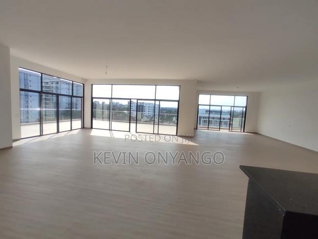 3bdrm Penthouse in Lavington for sale